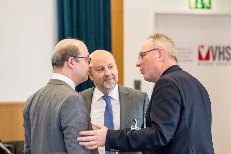 Gruppenfoto Pospischill, Avila Albez und Rossbacher von der IWB/EFRE-Verwaltungsbehörde