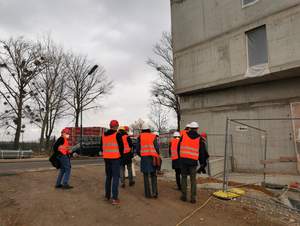 Besichtigung der Baustelle des neuen Wasserbaulabors, einem von IWB/EFRE geförderten Projekt am Brigittenaue Sporn in Wien.