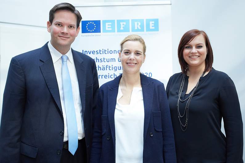 Gruppenbild mit Staatssekretärin Sonja Steßl, Landesrätin Astrid Eisenkopf und Landtagsabgeordnetem Lukas Mandl