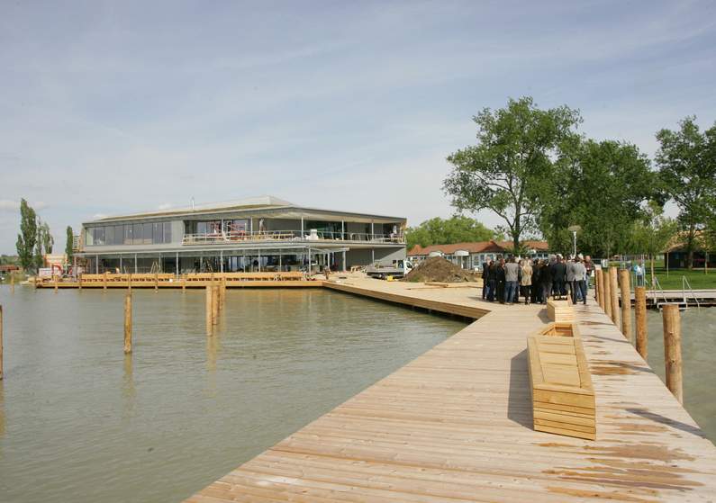 Toto-Ansicht der Baustelle vom Steg aus