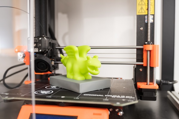 Foto Werkstück im 3-D-Drucker des FabLab der Alpen-Adria-Universität
