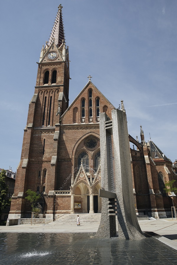 Foto des Nakajima-Brunnens in der Wiener Wasserwelt
